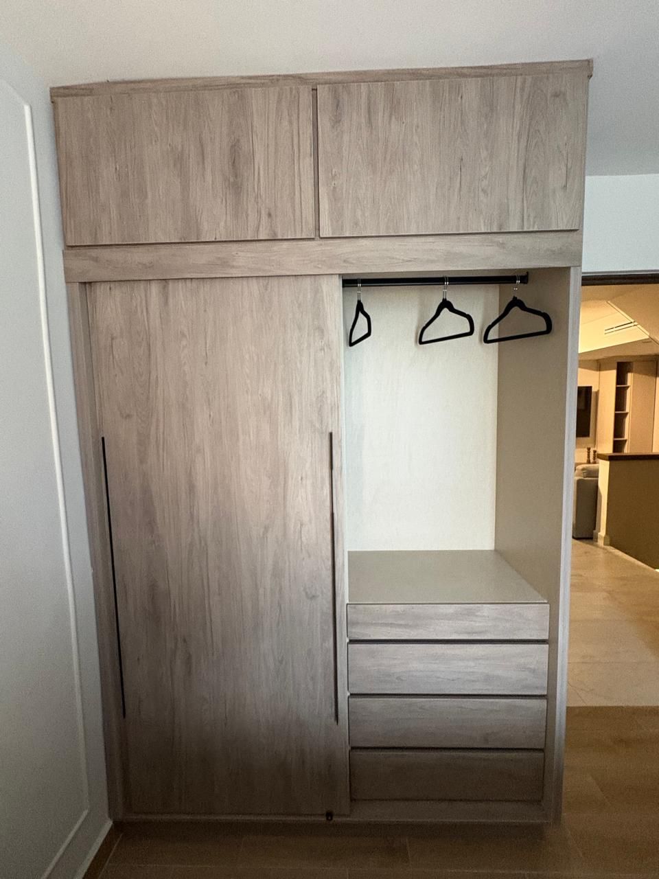 Closet con cajonera